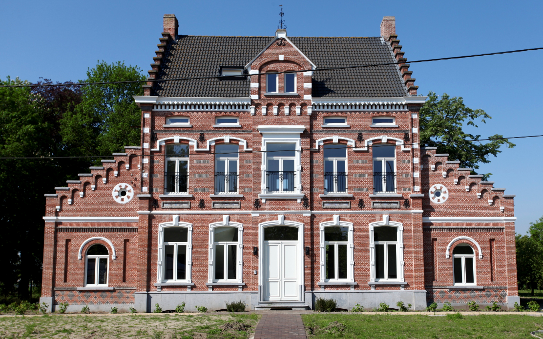 Portes et fenêtres en résine laquée  - Réalisation Zaffelare 1